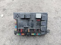 блок предохранителей, реле багажника Mercedes-Benz S-класс W221 (2005—2009)