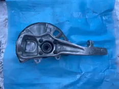 Кулак передний правый Mercedes-Benz M-класс W166 (2011—2015)