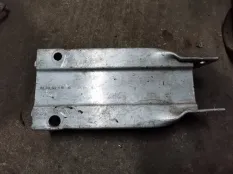 Кронштейн усилителя бампера Mercedes-Benz C-класс W204/S204 (2006—2011)