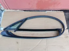 Форточка двери Mercedes-Benz E-класс W212/S212/C207/A207 (2009—2013)