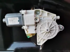 Моторчик стеклоподъемника Mercedes-Benz M-класс W164 (2005—2008)