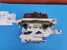 Упор капота Mercedes-Benz E-класс W212/S212/C207/A207 (2009—2013)