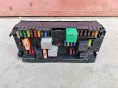 блок предохранителей, реле под капот Mercedes-Benz E-класс W212/S212/C207/A207 (2009—2013)