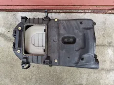 Корпус воздушного фильтра Mercedes-Benz C-класс W204/S204 (2006—2011)