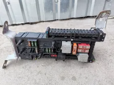 блок предохранителей, реле багажника Mercedes-Benz E-класс W212/S212/C207/A207 (2009—2013)