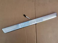 Накладка на порог Mercedes-Benz GLA-класс X156 рестайлинг (2017—2020)