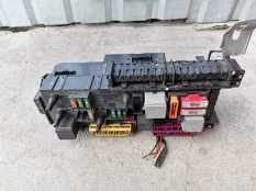 блок предохранителей, реле багажника Mercedes-Benz E-класс W212/S212/C207/A207 (2009—2013)