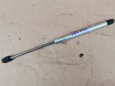 Амортизатор крышки багажника Audi A8 D3 рестайлинг 2 (2007—2010)