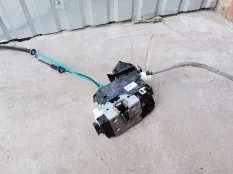 Замок двери Mercedes-Benz C-класс W204/S204 (2006—2011)