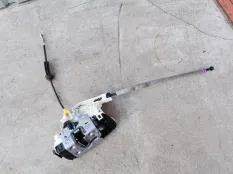 Замок двери Mercedes-Benz C-класс W204/S204 (2006—2011)