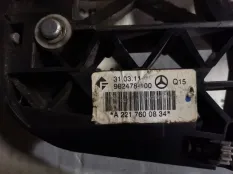 Крепление ручки двери правая задняя A2217600834 Mercedes-Benz S-Class W221 Mercedes-Benz S-класс W221 (2005—2009)