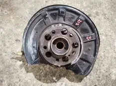 Кулак задний левый Mercedes-Benz E-класс W212/S212/C207/A207 (2009—2013)