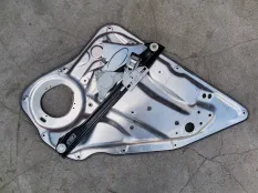 Стеклоподъемник задний левый Mercedes-Benz C-класс W204/S204 (2006—2011)