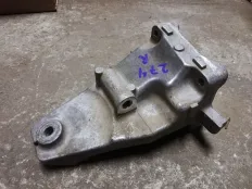 Кронштейн опоры двигателя Mercedes-Benz GLK-класс X204 рестайлинг (2012—2015)