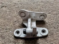 кронштейн двери Mercedes-Benz M-класс W166 (2011—2015)