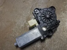 Моторчик стеклоподъемника Mercedes-Benz C-класс W203/S203/CL203 рестайлинг (2004—2008)