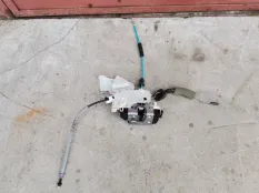 Замок двери Mercedes-Benz C-класс W204/S204 (2006—2011)