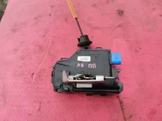 Замок двери передней правой Audi A8 D3 рестайлинг 2 (2007—2010)