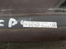 Форточка двери Mercedes-Benz M-класс W164 (2005—2008)