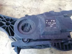 Педаль газа Mercedes-Benz CLA-класс C117/X117 (2013—2016)