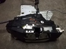 Замок двери Mercedes-Benz S-класс W221 (2005—2009)