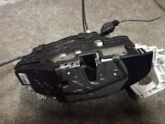 Замок двери Mercedes-Benz S-класс W221 (2005—2009)