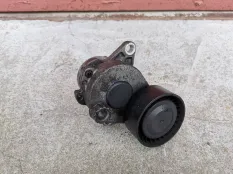 Натяжитель ремня Mercedes-Benz C-класс W204/S204 (2006—2011)