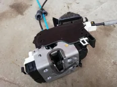 Замок двери Mercedes-Benz C-класс W204/S204 (2006—2011)