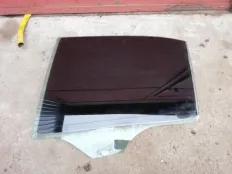 Стекло боковое Mercedes-Benz C-класс W204/S204 (2006—2011)