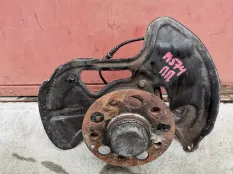 Кулак передний правый Mercedes-Benz C-класс W204/S204 (2006—2011)