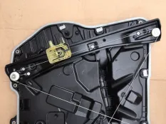 Стеклоподъемник передний правый BMW X5 X7 G05 F95