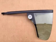 Стекло двери (неподвижное) заднее левое BMW 6 F06