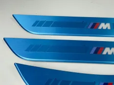Накладки порогов с подсветкой BMW 8 G16