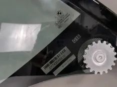 Стекло двери (неподвижное) заднее правое BMW 8 G16