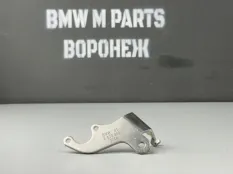 Кронштейн датчика дорожного просвета левый BMW 5 8