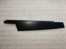 Накладка центральной стойки двери передняя левая