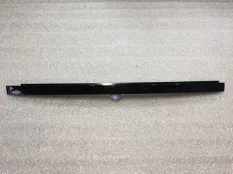 Накладка направляющей стойки стекла задняя правая