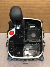 Центр управления в центральной консоли BMW 3 4 8