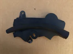 Уплотнитель капота левый BMW 7 G11 G12