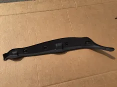 Уплотнитель крыла левый BMW 7 G11 G12