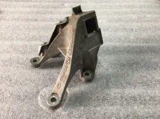 Несущий кронштейн двигателя передний правый BMW 5