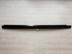 Накладка направляющей стойки стекла задняя левая