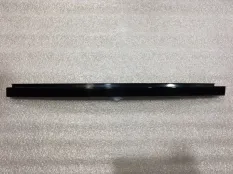 Накладка направляющей стойки стекла задняя левая