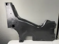 Облицовка днища бака задняя левая BMW 5 G30