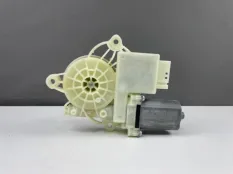 Мотор стеклоподъемника задний правый BMW x5 x6 x7