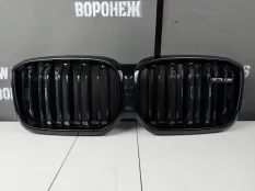 Передняя декоративная решетка (ноздри) передняя