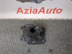 Кронштейн усилителя бампера задний правый Toyota