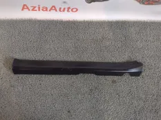 Накладка на порог салона правая Toyota Camry XV70