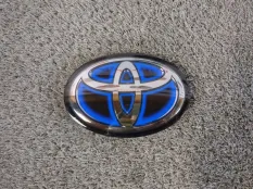 Эмблема передняя Toyota Camry XV70