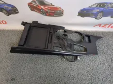 Консоль центральная Toyota Camry XV70